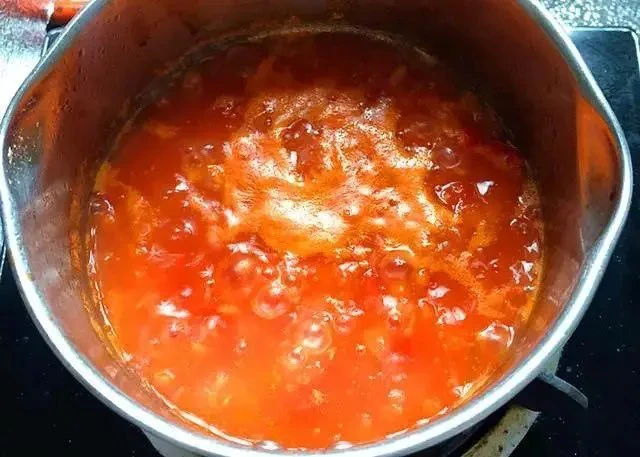 Đầu bếp chỉ thêm vào 1 nguyên liệu khi làm sốt cà chua mà siêu thơm ngon lại không chứa chất phụ gia  - Ảnh 3.