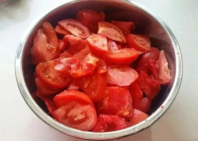 Đầu bếp chỉ thêm vào 1 nguyên liệu khi làm sốt cà chua mà siêu thơm ngon lại không chứa chất phụ gia  - Ảnh 2.