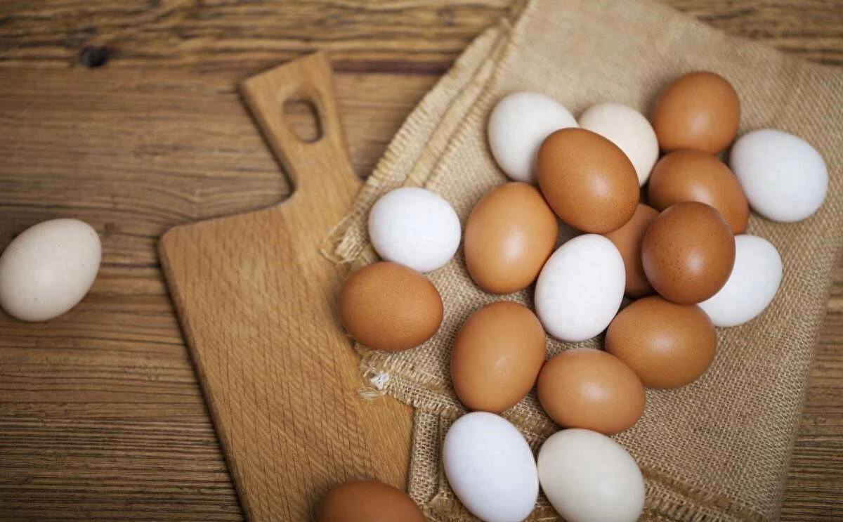 Không phải chiên, đây là 5 cách nấu món trứng ngon hơn thịt: Vừa đơn giản lại giúp bữa cơm thêm dinh dưỡng  - Ảnh 1.