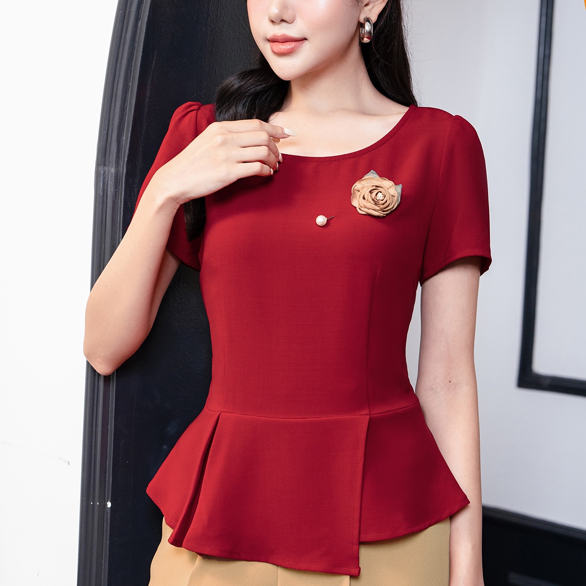 8 mẫu áo peplum sang xịn, tôn eo thon mà nàng béo bụng không thể bỏ qua - Ảnh 9.