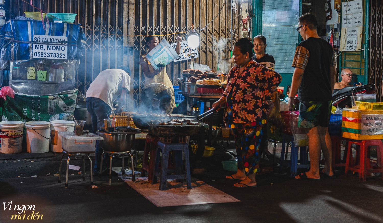 Quán cơm tấm 3 đời ở ngay trung tâm Sài Gòn: Gây tò mò vì câu chuyện &quot;1 vợ 2 chồng&quot;, bà lớn và bà nhỏ thân thiết như chị em - Ảnh 1.