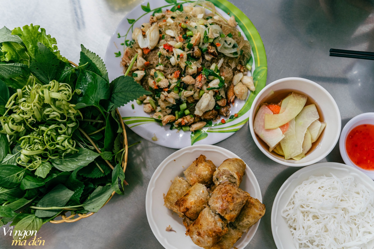 Quán cua từng khiến khách "đau đầu" vì cái tên dễ gây nhầm lẫn, tiết lộ bí quyết khiến cả khách Việt và khách nước ngoài đều mê đắm - Ảnh 3. Quán cua từng khiến khách "đau đầu" vì cái tên dễ gây nhầm lẫn, tiết lộ bí quyết khiến cả khách Việt và khách nước ngoài đều mê đắm - Ảnh 3.
