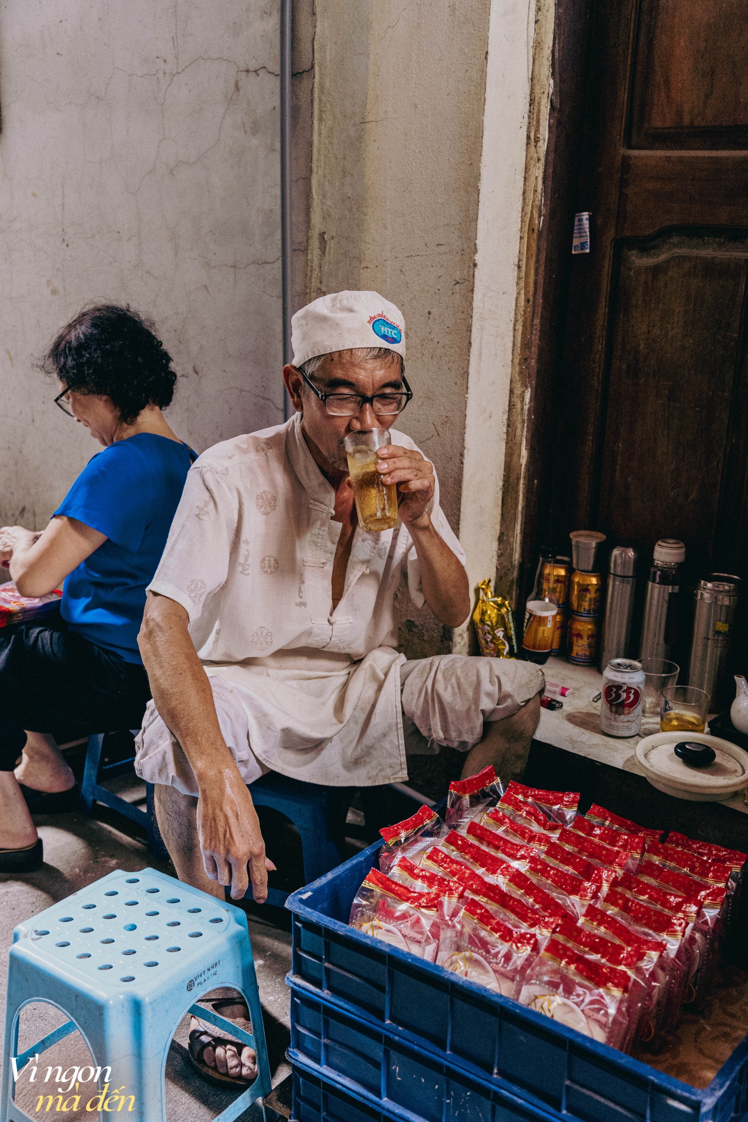 Ghé lò bánh Trung thu cổ truyền hơn 34 năm tuổi ẩn mình trong con ngõ nhỏ, xem quá trình làm ra những chiếc bánh nướng con cá mà ai cũng say mê - Ảnh 10.