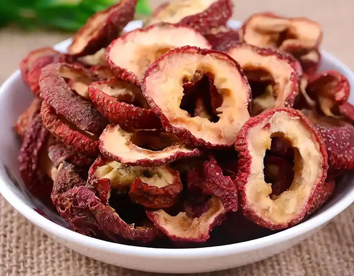 Nấu món thịt bò hầm mà vẫn dai và gây dắt răng thì chứng tỏ chưa cho 4 loại gia vị này, trong đó Việt Nam trồng được loại gia vị đắt thứ 3 thế giới - Ảnh 4.