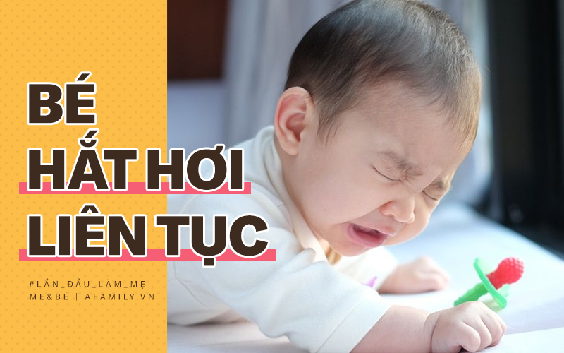 Bác sĩ giải đáp: Có nên lo lắng khi em bé mới sinh hắt hơi liên tục hay không? 