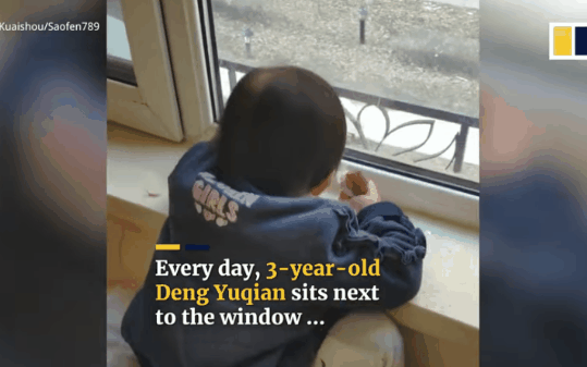 Ngày nào cũng ngồi thẫn thờ hàng giờ trước cửa sổ, hóa ra cô bé 3 tuổi đang làm điều bí mật  khiến bố mẹ "cạn lời"