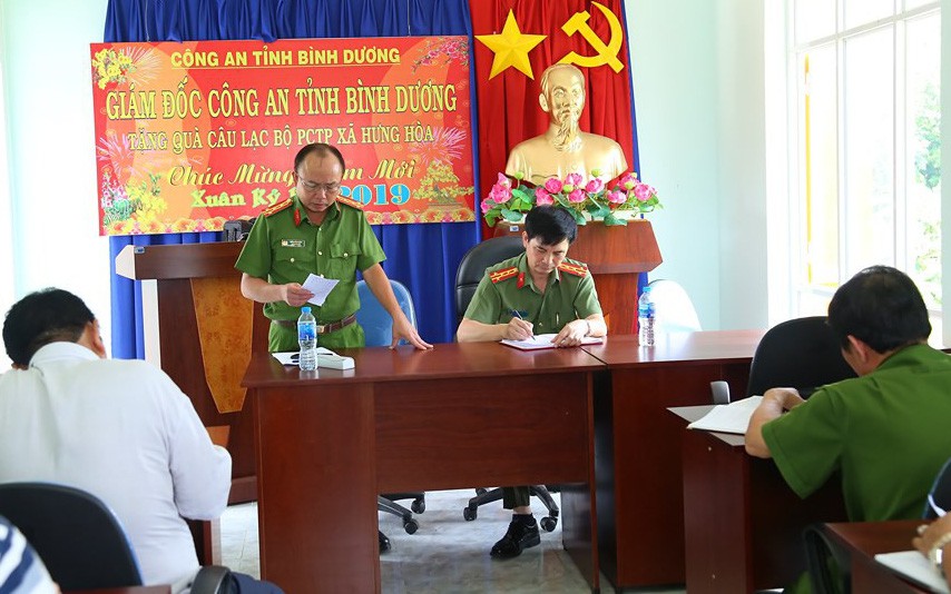 Hai thi thể bị đổ bê tông, bốc mùi hôi thối đều là nam, công an tỉnh Bình Dương hé lộ thông tin mới nhất