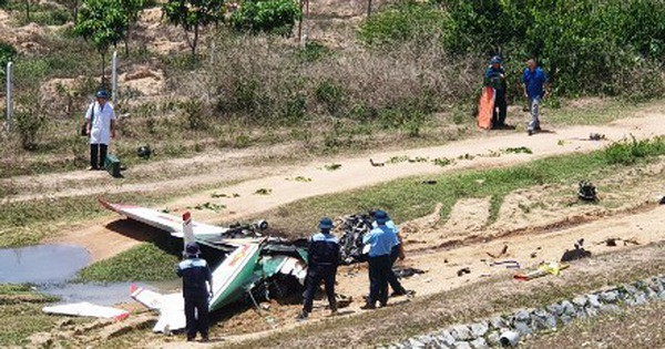 Ảnh hiện trường vụ máy bay quân sự Yak-52 rơi ở Khánh Hòa, 2 phi công tử nạn