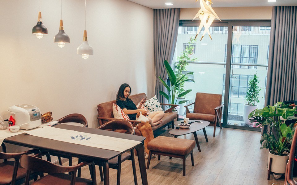 Căn hộ 70m² tạo điểm nhấn sang trọng từ màu xanh cổ vịt cùng sự tiện dụng của nội thất hiện đại ở Hà Nội