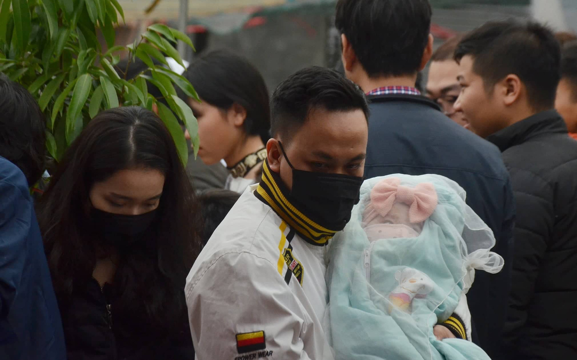 Điện Biên: Phát hiện 34 trẻ nhỏ có biểu hiện ho, sốt khi tiếp xúc với bố mẹ lao động từ Trung Quốc trở về dịp Tết Nguyên Đán 