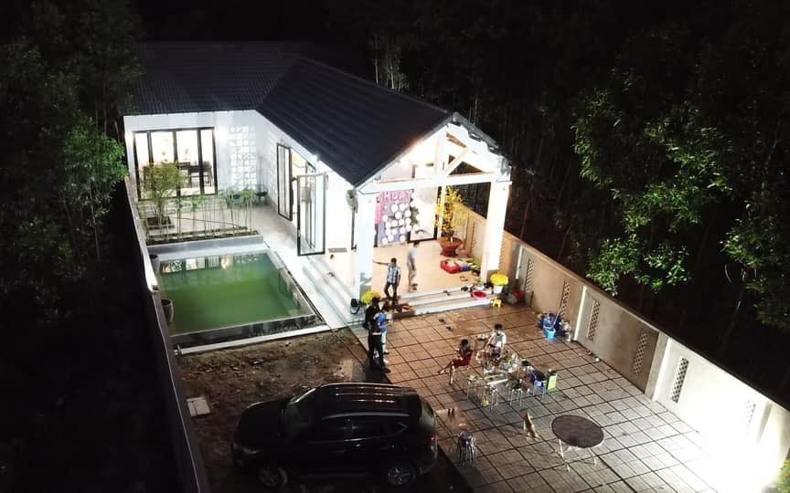 Sau nhiều năm ấp ủ, chàng trai 24 tuổi ở Tây Ninh đã hoàn thành ước mơ với ngôi nhà vườn rộng 147m² đẹp như resort 