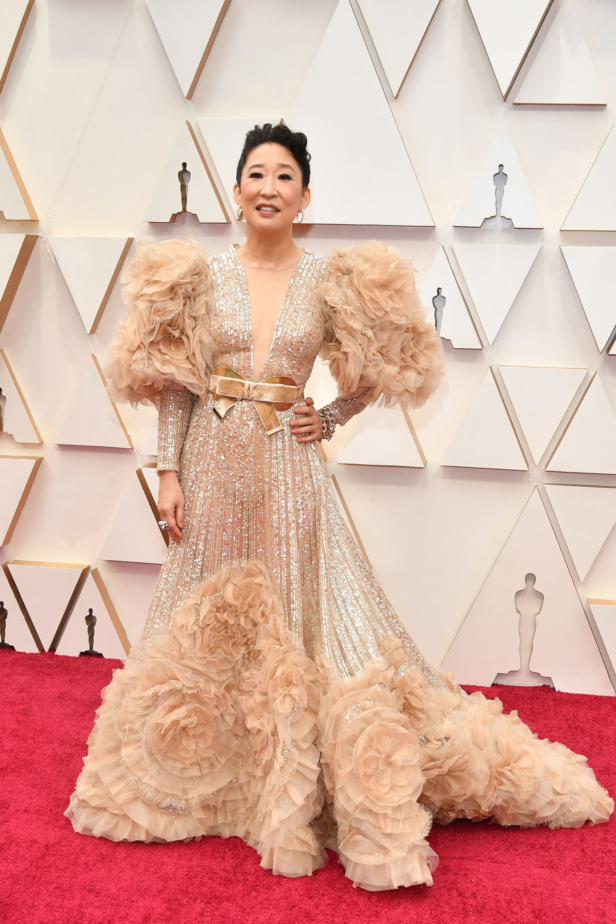 Sandra Oh - niềm kiêu hãnh của điện ảnh châu Á tại Hollywood, lộng lẫy trong một thiết kế của NTK Công Trí - Ảnh 3.