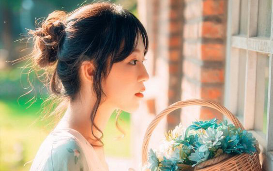 Phụ nữ sinh vào khung giờ này, trời sinh hảo mệnh không thiếu tiền, trung vận đến hậu vận không phú thì cũng quý, cuộc sống viên mãn sung túc