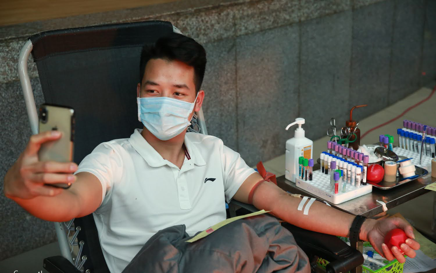 Chàng trai tên "Vũ Hán" đến bệnh viện tại Hà Nội tự nguyện hiến máu khiến nhiều người giật mình thảng thốt