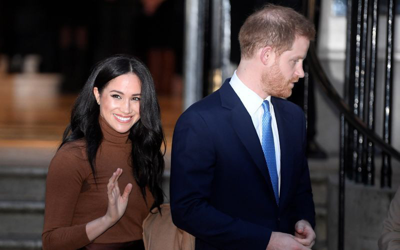 Vợ chồng Meghan Markle lần đầu tham dự sự kiện ở Mỹ sau khi rời khỏi hoàng gia Anh với sự khác biệt chưa từng có