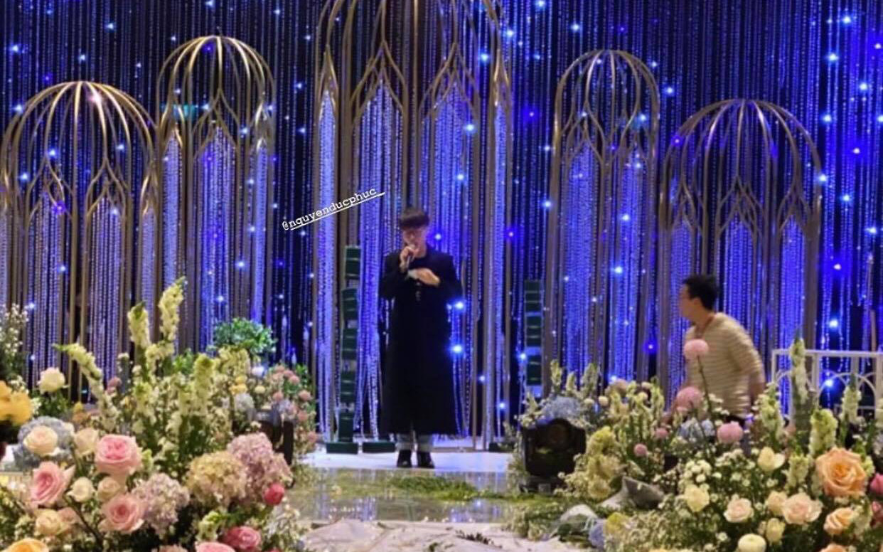 Cô dâu Quỳnh Anh hé lộ sân khấu hôn lễ tối nay tại khách sạn 5 sao: Lung linh như lâu đài cổ tích, sàn lễ đường bằng thủy tinh