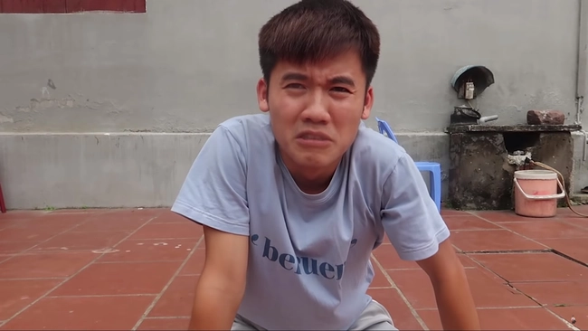 Vừa dứt lời hứa hẹn thay đổi nội dung trên Youtube, Hưng Vlog đã lại thực hiện màn "troll" bà Tân Vlog, người hâm mộ cũng "ăn cú lừa" cực kỳ khó đỡ - Ảnh 1.