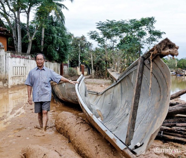 Anh chàng người Mỹ sống ở Việt Nam xúc động chia sẻ về bão lũ miền Trung: Sự gắn kết mà tôi chưa từng thấy!  - Ảnh 1.