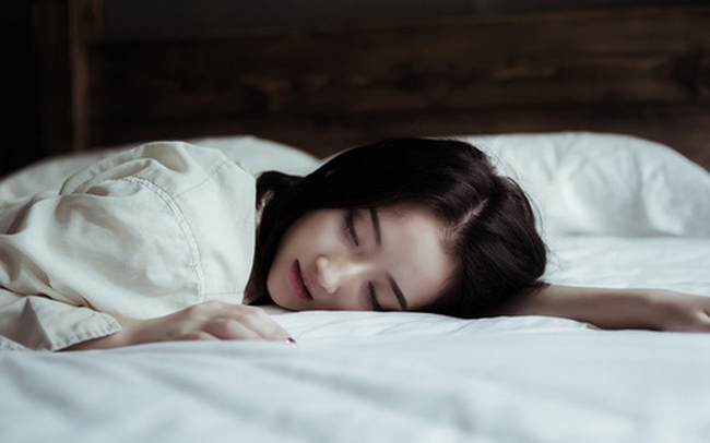  Test nhanh những tiêu chuẩn này để biết giấc ngủ của bạn đã đạt chất lượng chưa? Mách bạn 4 cách siêu hiệu quả giúp ngủ sâu, ngủ ngon - Ảnh 2.