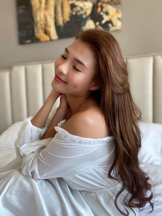 Thúy Diễm nói: "Và bây giờ tôi vẫn đang trên con đường học hỏi để trau dồi bản thân mình hàng ngày đây! Vì biết mình thật sự rất dở nhiều mặt".
