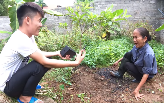 Lượt view của kênh Bà Tân Vlog đang giảm chỉ còn 1/10 lúc trước, nguyên nhân nhiều người biết nhưng sợ rằng sẽ khó khắc phục - Ảnh 3.