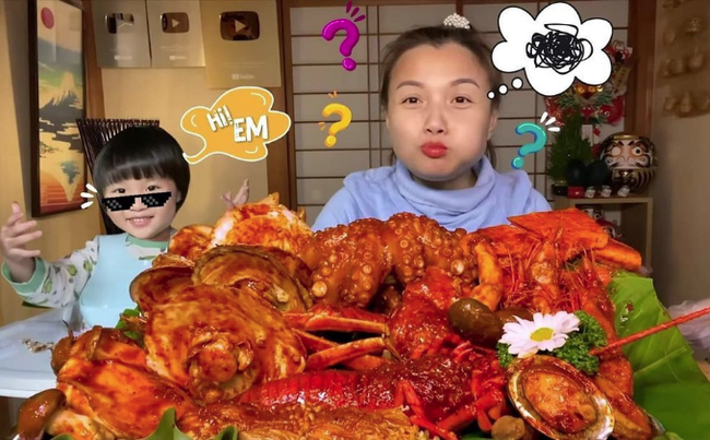 Hot mom Quỳnh Trần JP vinh dự được mời trải nghiệm ẩm thực trên truyền hình Nhật Bản, nhóc Sa cũng hớn hở "đi ké" - Ảnh 4.