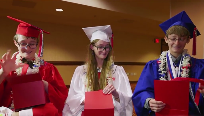 3 chị em đi học không trò chuyện với ai, sống khép kín đến nỗi nhà trường phải ra tay can thiệp mới biết sự thật nghiệt ngã về cuộc đời chúng - Ảnh 5.