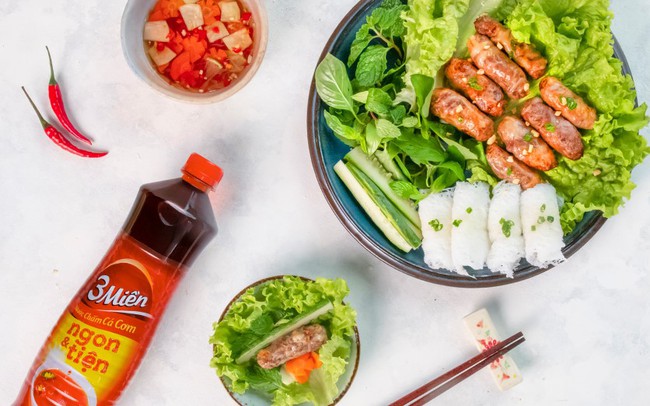 Vợ đảm chia sẻ món bò nướng mỡ chài từ công thức của Helen’s Recipes, nhìn thành quả là biết ngay anh chồng “số hưởng" - Ảnh 5.