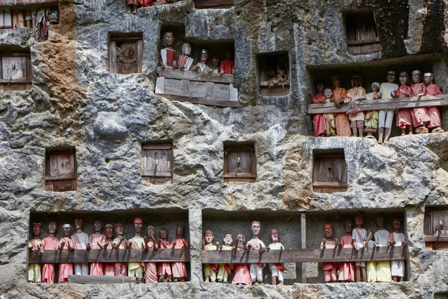 Rùng rợn câu chuyện người phụ nữ qua đời 3 năm bỗng đội mồ sống dậy và đi lại như thể chưa có chuyện gì xảy ra khiến MXH rùng mình - Ảnh 2.