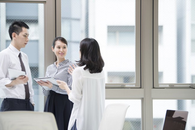 10 năm đi làm, trưởng phòng nhân sự luôn được sếp trọng dụng vì cô ta sở hữu đồ vật này, ai nghe xong cũng bất ngờ ngã ngửa - Ảnh 2.