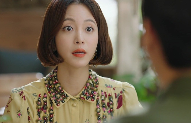 Khen bức tranh của trưởng phòng mới mua, nàng công sở bị mắng té tát vì tội "cà khịa", nguyên nhân đằng sau sẽ khiến chị em giật mình - Ảnh 2.