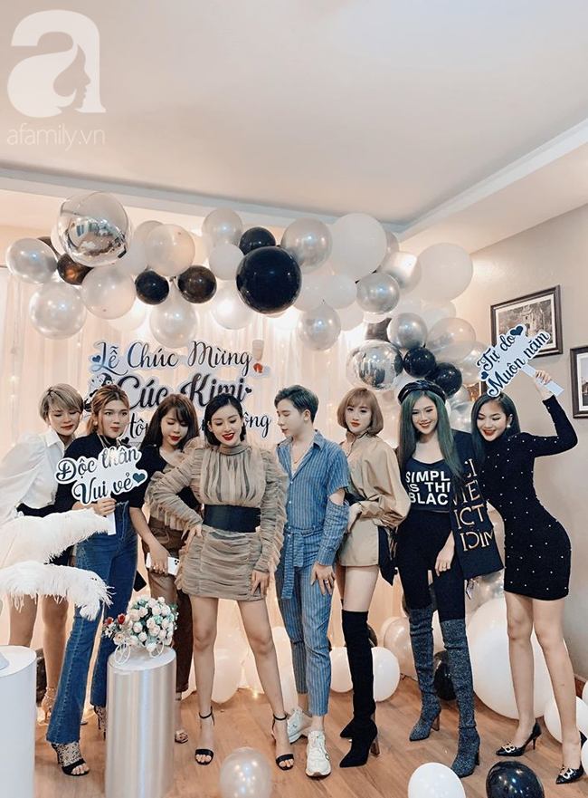 "Xõa" trong bữa tiệc sang chảnh tổ chức vì ly hôn thành công, người phụ nữ khẳng định quan điểm: "Sống chỉ có một đời, không nên buồn vì người không xứng đáng" - Ảnh 1.