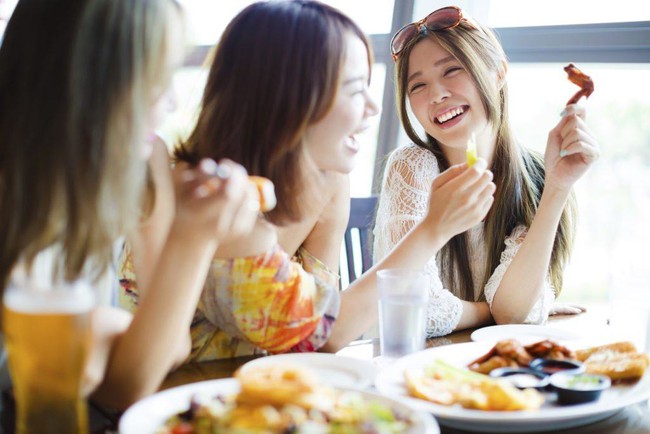 Bác sĩ y học 88 tuổi tiết lộ về bí quyết sống thọ chỉ nằm gói gọn trong 3 điều đơn giản này nhưng nhiều người lại không biết - Ảnh 2.