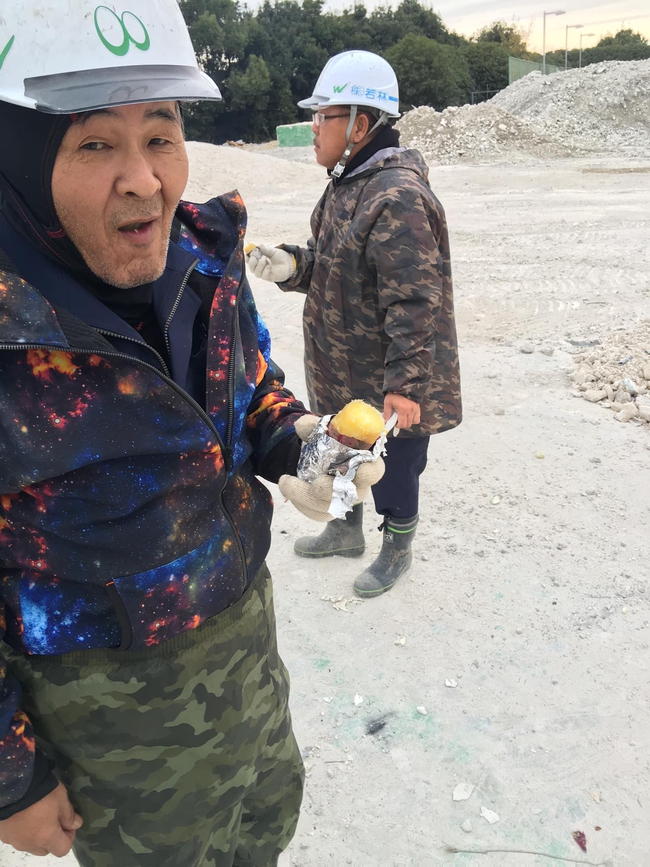 Sếp nhà người ta: Tưởng cục súc nhưng bên trong lắm tiền, hay chiêu đãi nhân viên và cực tâm lý - Ảnh 3.