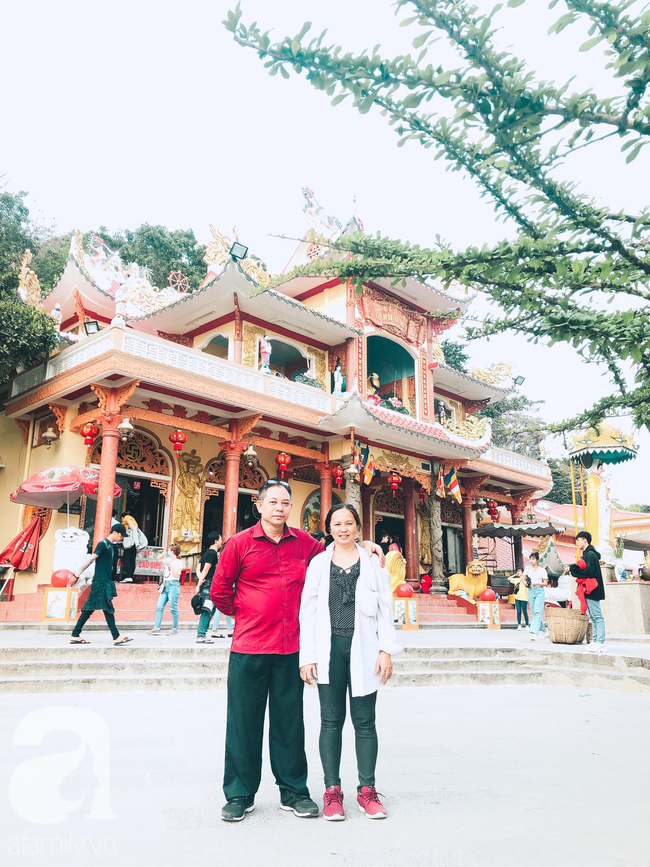 Người đàn ông Hà Nội mê mẩn cô gái Sài Gòn 16 tuổi trong chuyến công tác mà nên vợ nên chồng, 26 năm bên nhau vẫn hạnh phúc nhờ bí quyết: "Tất cả tài sản trong tay vợ" - Ảnh 3.