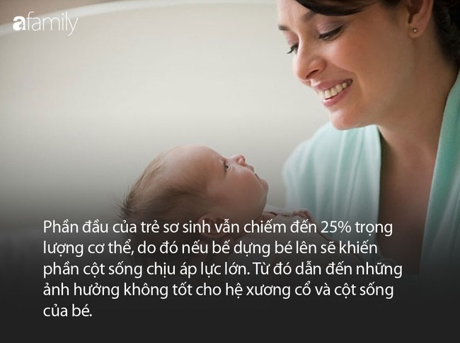 Nhìn hành động bế ru, đặt em bé ngủ vô cùng "thần sầu" của cậu bé này, nhiều bà mẹ trẻ có khi còn hổ thẹn không bằng! - Ảnh 4.