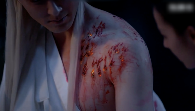 "Tam sinh tam thế Chẩm thượng thư": Yêu lưu manh nhưng khờ dại như Cao Vỹ Quang, cho Địch Lệ Nhiệt Ba uống máu mình - Ảnh 7.