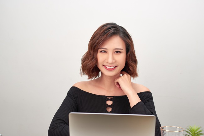 10 lời khuyên hữu ích cho chị em công sở khi làm việc online tại nhà để vừa đảm bảo năng suất vừa giữ tinh thần lạc quan - Ảnh 3.