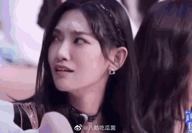 Màn reaction lố lăng đến mức phản cảm của sao "Trạm kế tiếp là hạnh phúc" khi thấy Lisa (BLACKPINK)  - Ảnh 5.
