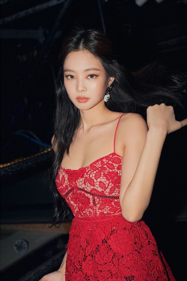 17 chiêu tạo dáng từ 4 "thánh" pose hình nhà Black Pink, bạn áp dụng thì sẽ nhận được bão like cho mỗi bức ảnh đăng Facebook - Ảnh 15.