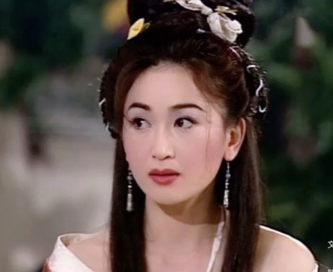 "Mối hận Kim Bình" trên TVB: Ôn Bích Hà là Phan Kim Liên dâm đãng nhưng tắm chung nhạy cảm mới gây sốc nhất  - Ảnh 8.
