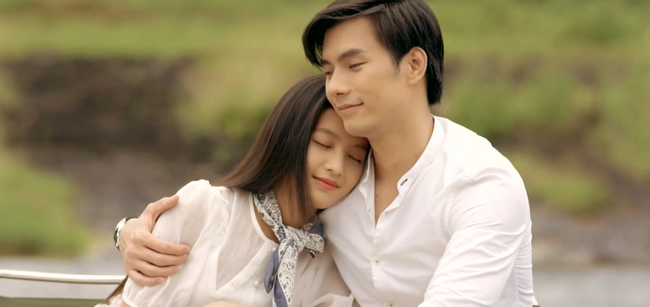 "Tình yêu và tham vọng" tập 1 ngập drama: Nam chính người yêu chết mẹ ung thư, nữ chính sống như cổ tích Tấm - Cám - Ảnh 3.