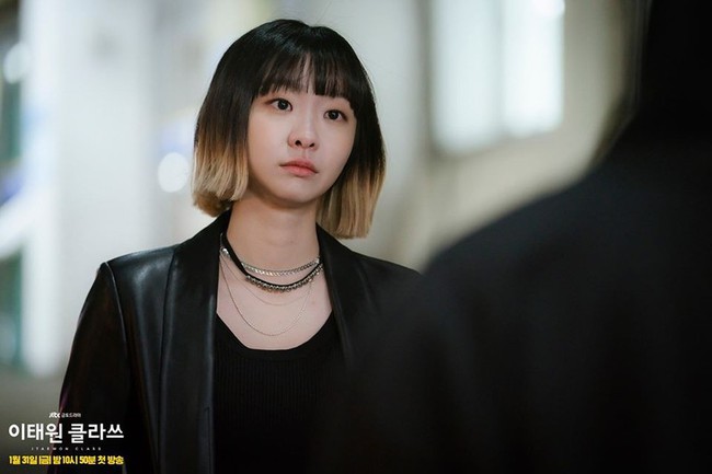 "Điên nữ" của "Itaewon Class" Kim Da Mi: Sở hữu học lực khủng, đi du lịch một mình là điều nổi loạn duy nhất từng làm - Ảnh 3.