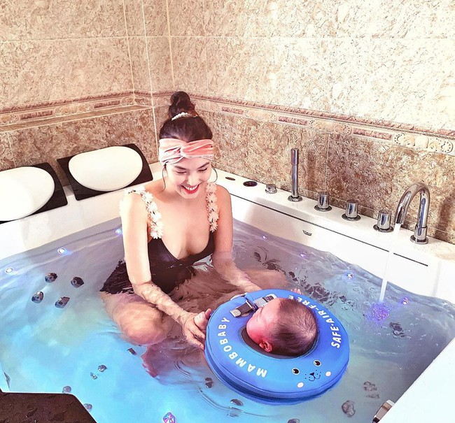 Khoe hình cho con bơi trong bồn tắm, Lan Khuê khiến công chúng lác mắt nhờ thân hình chuẩn chỉnh cùng vòng 1 gợi cảm - Ảnh 2.