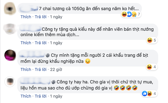 Khoe quà công ty mùa dịch, cô nàng khiến cư dân mạng hãi hùng vì được tặng 6kg sốt ướp thịt nhưng chẳng thấy thịt đâu! - Ảnh 2.