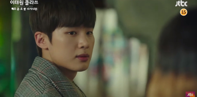 "Itaewon Class": "Điên nữ" Da Mi bật khóc nói lời yêu với Park Seo Joon, dù bị phũ trước mặt Soo Ah - Ảnh 7.