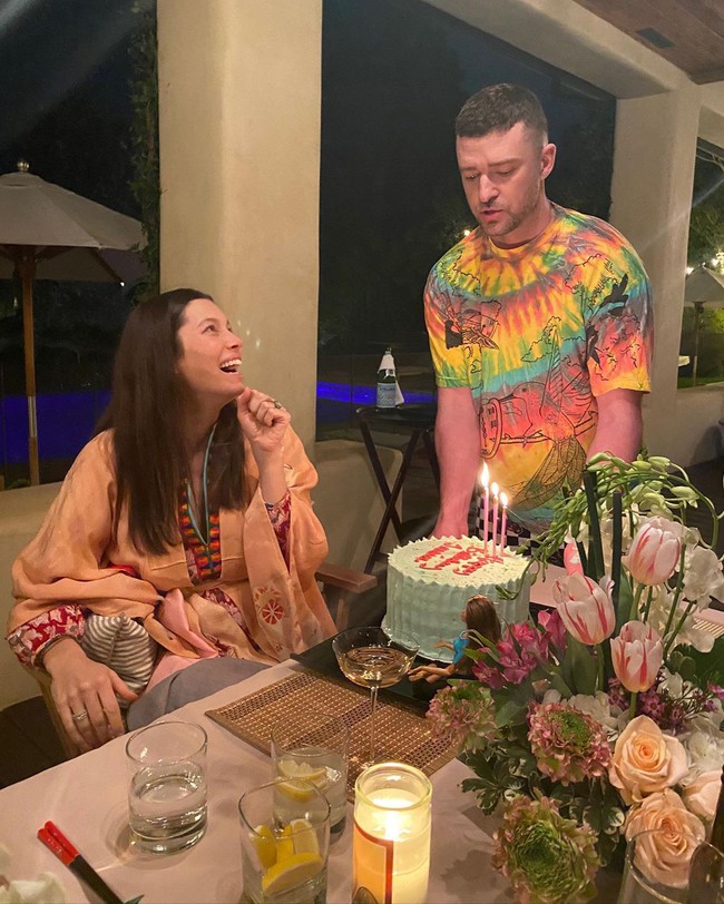 3 tháng sau vụ lùm xùm Justin Timberlake ngoại tình cùng bạn diễn, Jessica Biel gây hoang mang khi ra ngoài mà không đeo nhẫn cưới - Ảnh 3.