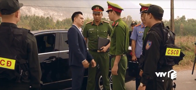 "Sinh tử" tập 77: Quỳnh Trinh (Quỳnh Nga) bị bắt vì nghi giết người, Chí Nhân đau đớn cầu xin bố giải cứu cho nhân tình - Ảnh 6.