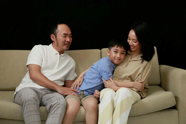 Con gái Đoan Trang bám riết con trai Thu Trang - Tiến Luật, bố mẹ 2 nhà còn kịch liệt "đẩy thuyền" - Ảnh 11.