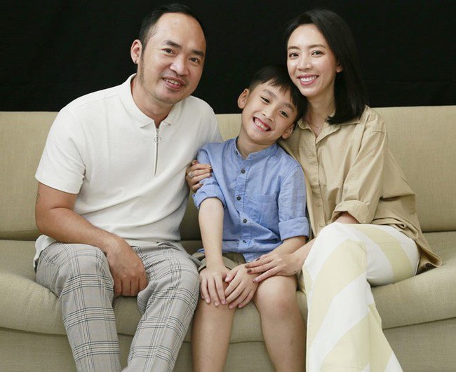 Con gái Đoan Trang bám riết con trai Thu Trang - Tiến Luật, bố mẹ 2 nhà còn kịch liệt "đẩy thuyền" - Ảnh 10.